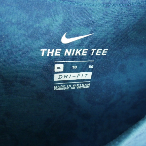 Nike Dri-Fit tee - Picture 3 of 4